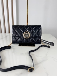 czarna kopertówka monnari