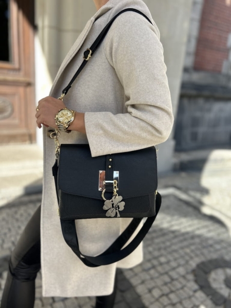 Laura Biaggi torebka listonoszka z koniczyną czarna