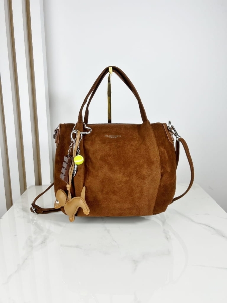 Torebka Kuferek brązowa eko zamsz z brelokiem 