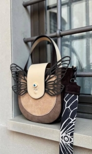 Ego bosca seven senses  skórzana torebka ze skrzydłami beżowa