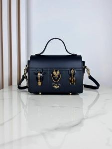 Ego skórzana torebka kuferek z głowami zwierząt czarna 