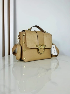 Laura Biaggi torebka  kuferek beżowa pszczoła