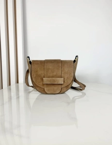 Włoska zamszowa skórzana torebka listonoszka beżowa