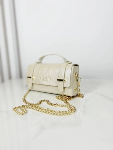 Złota elegancka torebka na specjalne okazje