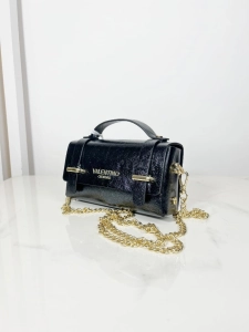 Mini torebka na łańcuszku czarna