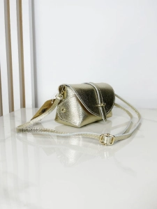 Laura Biaggi skórzany mini kuferek złoty