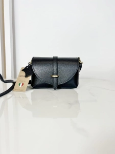 Laura Biaggi skórzany mini czarny kuferek  