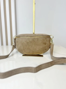 Laura Biaggi torebka nerka skórzana zamszowa beżowa 