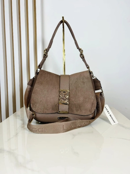 Laura Biaggi torebka listonoszka z klapką nieskończoność taupe