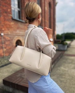 Laura Biaggi torebka na ramię jasno beżowa baguette bag