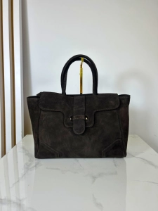 Laura Biaggi zamszowa torebka kuferek elegancka brązowa
